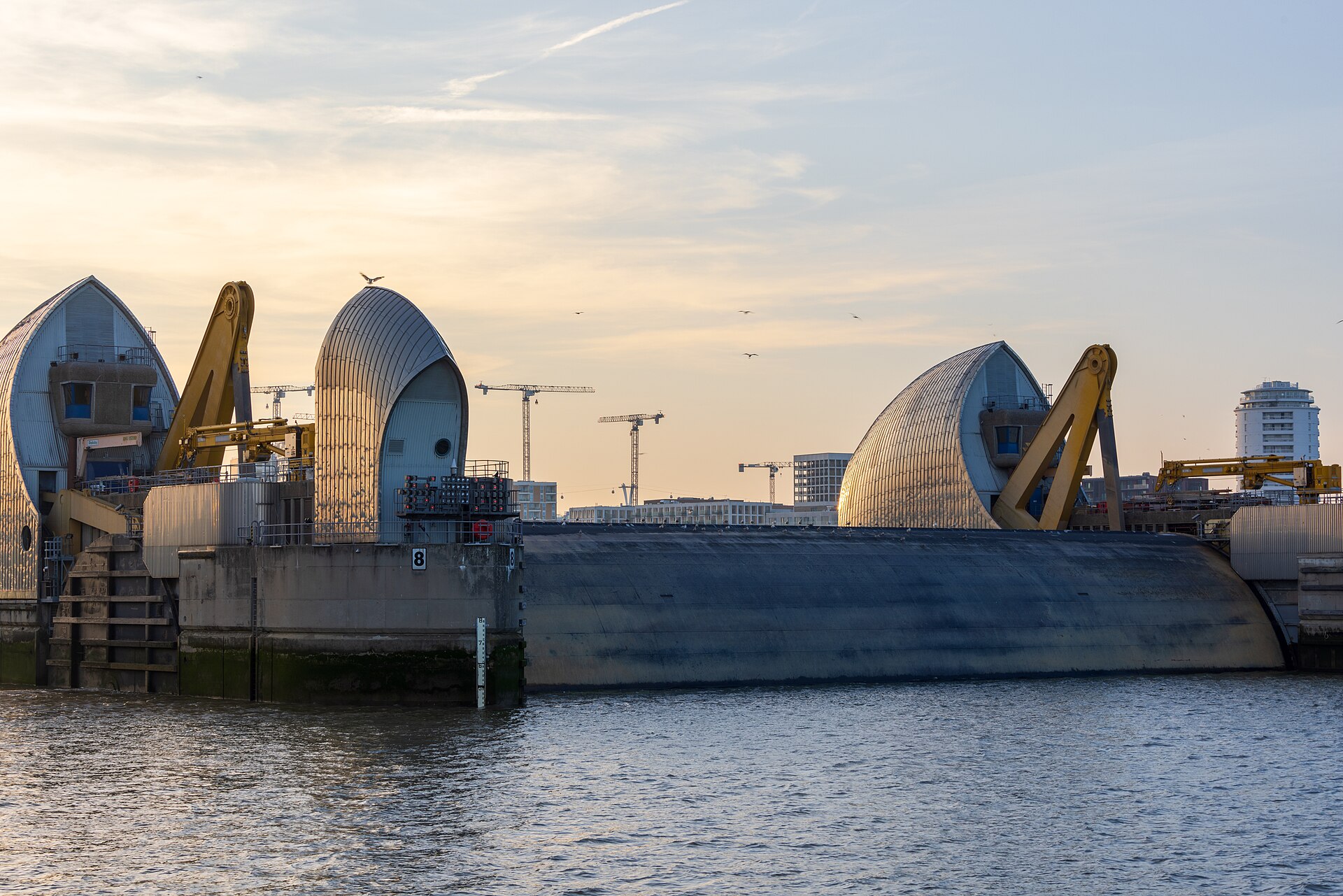 United Kingdom – Storm-surge barrier system